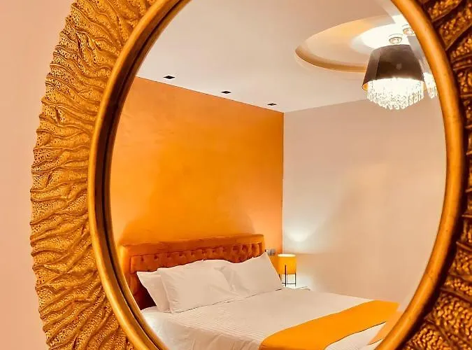 Casa Reale Boutique *